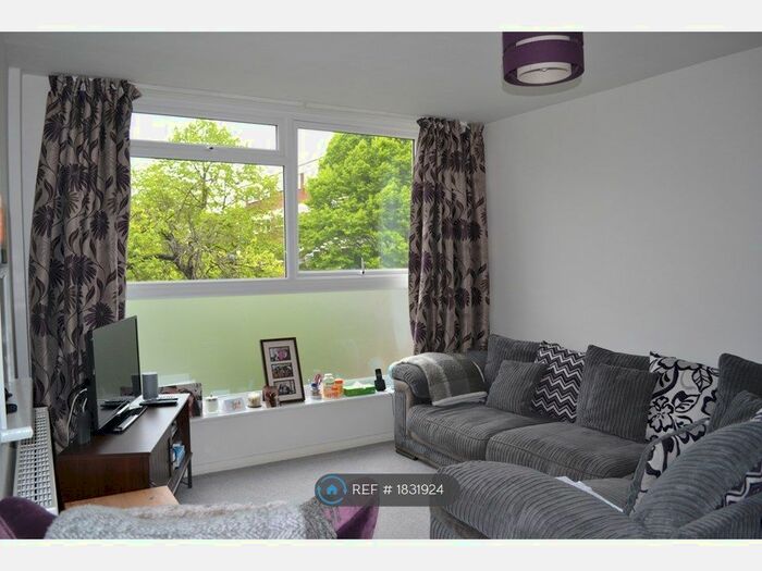 2 Bedroom Flat To Rent In West Eailing, London, W13