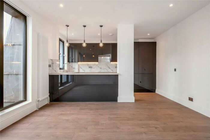 1 Bedroom Apartment To Rent In Long Lane, London, EC1A