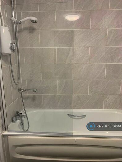 3 Bedroom Semi-Detached House To Rent In Beeches Road, Chelmsford, CM1