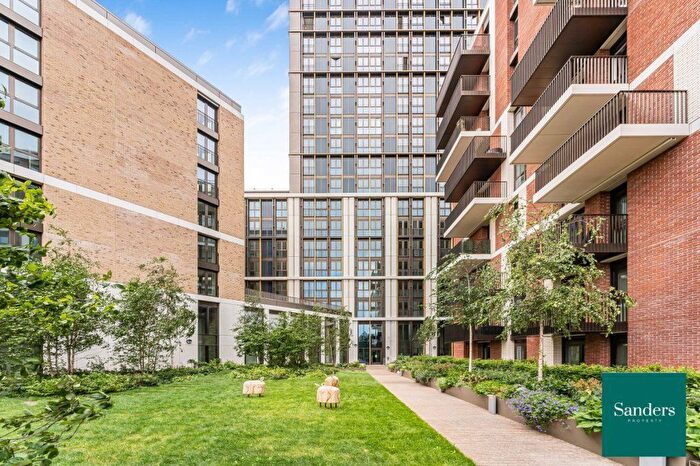 3 Bedroom Flat To Rent In Affinity View, West Ham, London, E16