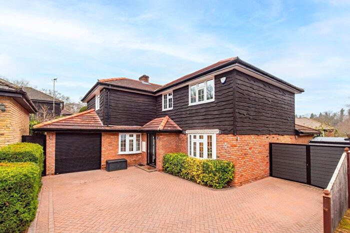 5 Bedroom Detached House For Sale In The Chestnuts, Beechwood Park, Felden, HP3