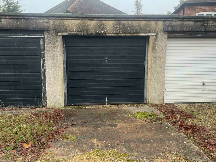 Garage / Parking To Rent In Southdale Road, Oxfordshire, OX2