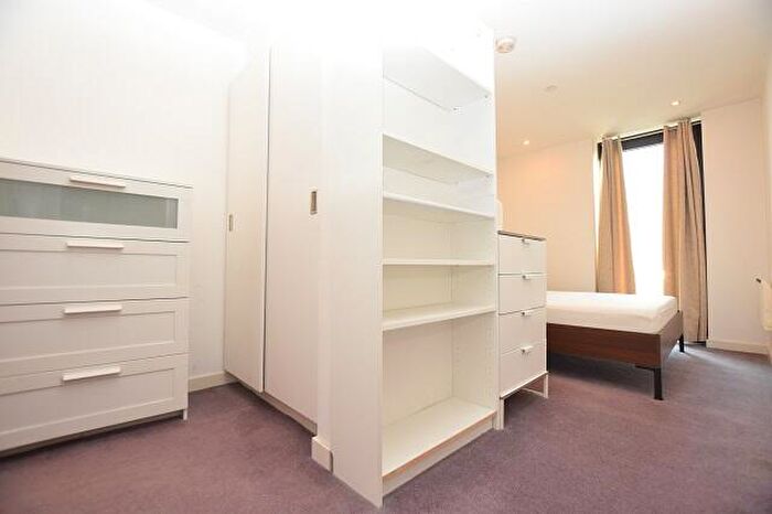 2 Bedroom Apartment To Rent In City Lofts St. Pauls, St. Pauls Square, Sheffield, S1
