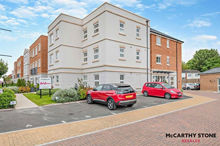 2 Bedroom Flat For Sale In Casterbridge Court, London Road, Dorchester, DT1