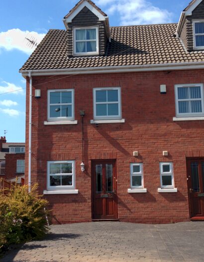 3 Bedroom Semi-Detached House To Rent In Hillary Street, Pleck, Walsall, WS2