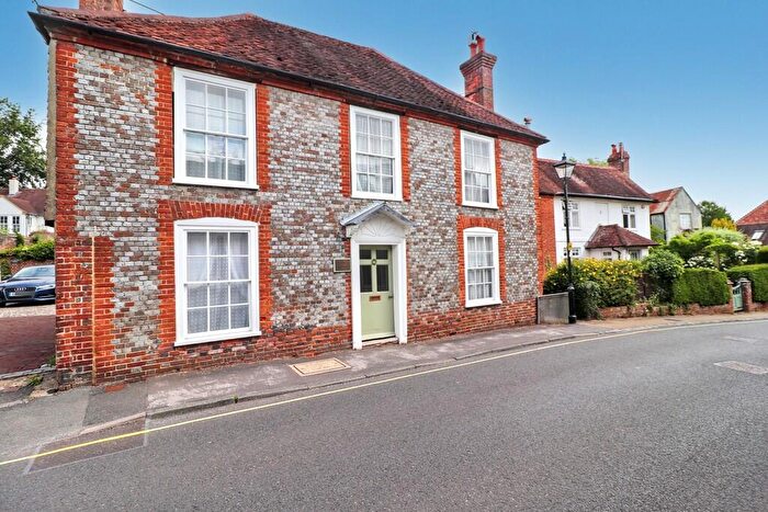 2 Bedroom Semi-Detached House To Rent In Bank Street, Bishops Waltham, SO32