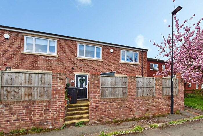 2 Bedroom Town House For Sale In Whitehouse Court, Sheffield, S6