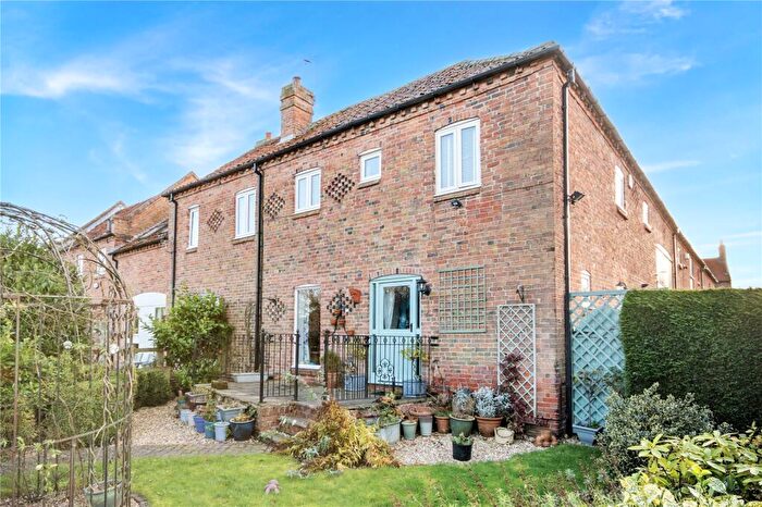 4 Bedroom Link Detached House For Sale In Low Road, Scrooby, DN10