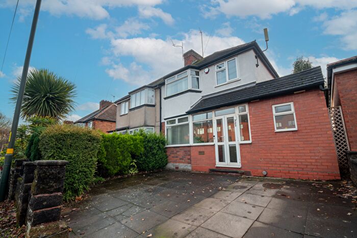 3 Bedroom Semi Detached House For Sale In Haunch Lane, Birmingham, B13