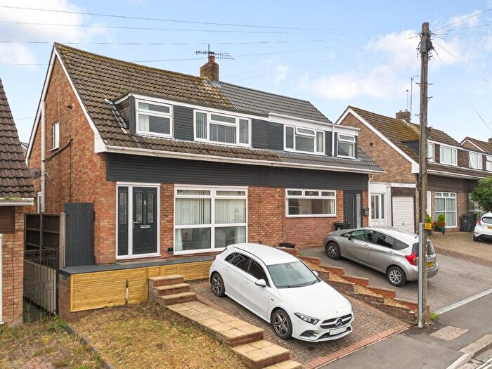 3 Bedroom Semi Detached House For Sale In Hengrove Lane, Bristol, BS14