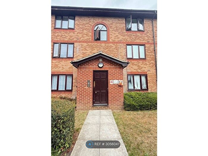 1 Bedroom Flat To Rent In Kern Close, Southampton, SO16