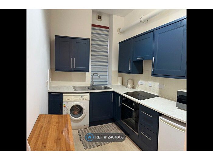 2 Bedroom Flat To Rent In Midlock Street, Glasgow, G51