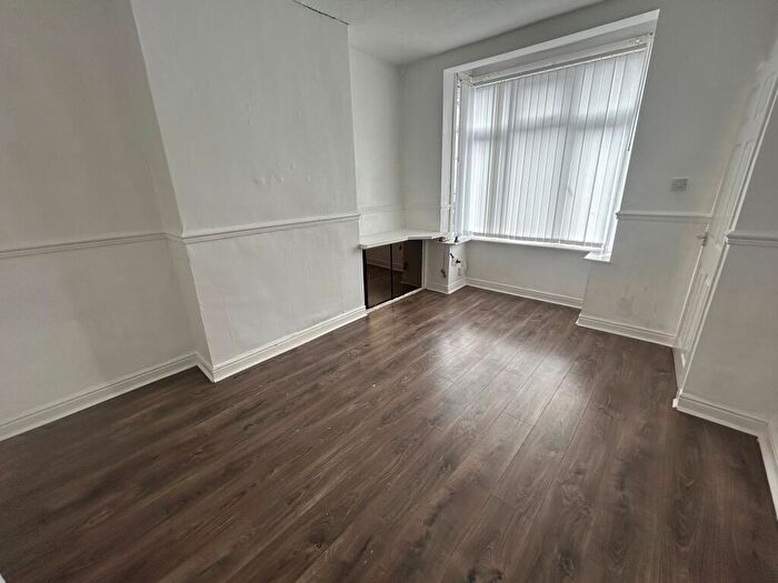 2 Bedroom House To Rent In Middleton Road, L7