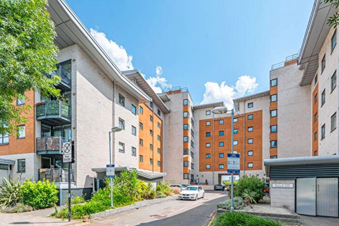 2 Bedroom Flat For Sale In Inverness Mews, Gallions Reach, London, E16