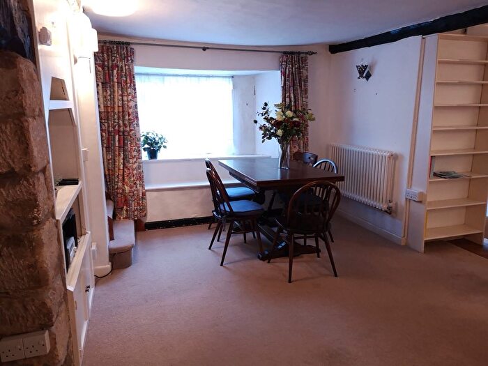 2 Bedroom Cottage To Rent In West Street, Wareham, BH20
