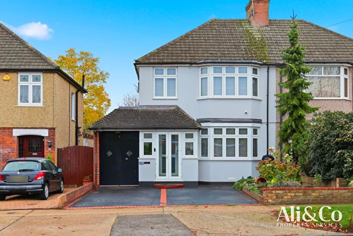3 Bedroom Semi Detached House For Sale In Bradleigh Avenue, Grays, RM17