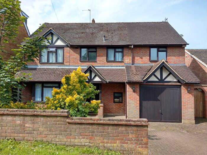4 Bedroom Detached House To Rent In Abbots Road, Abbots Langley, WD5