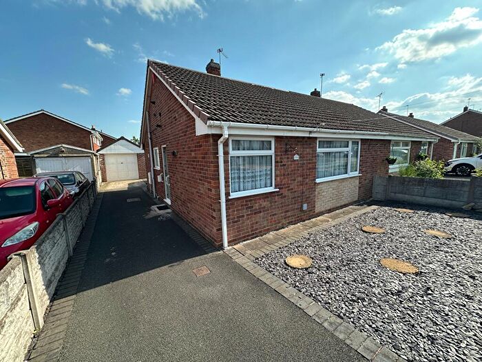 2 Bedroom Semi-Detached Bungalow For Sale In Farm Side, Newhall, Swadlincote, Derbyshire, DE11