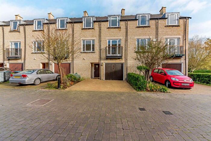 5 Bedroom Country House To Rent In Woodford Mill, Witney, OX28