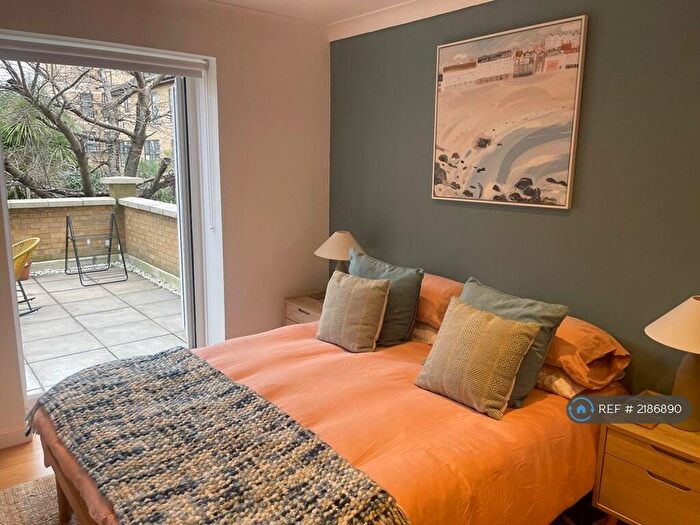 2 Bedroom Flat To Rent In Victoria Hall, London, E16