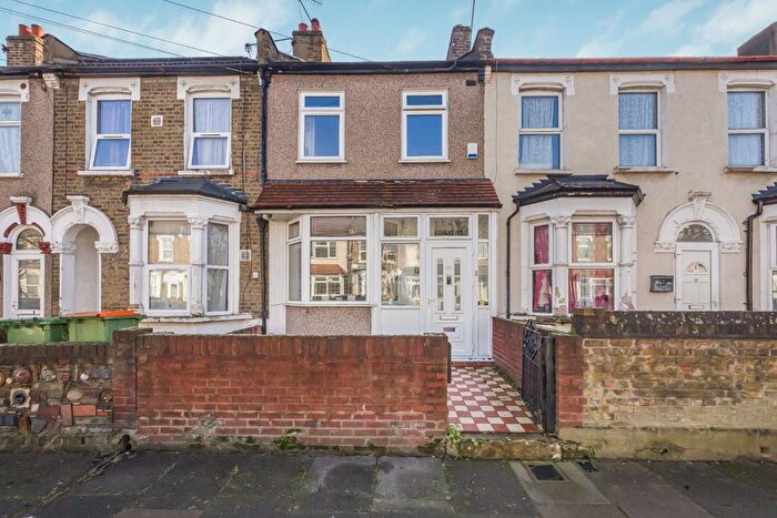 2 Bedroom Terraced House For Sale In Kingsland Road, London, E13