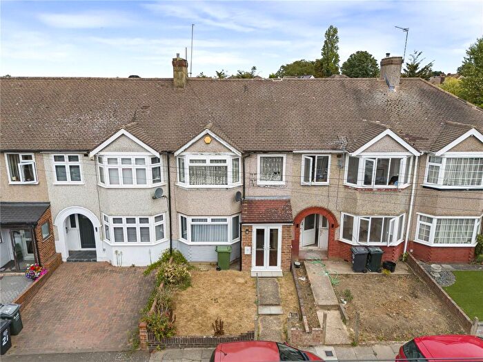3 Bedroom Terraced House For Sale In Dorchester Close, Dartford, Kent, DA1