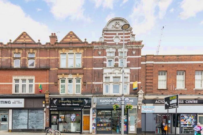 Studio To Rent In High Street, London, W3