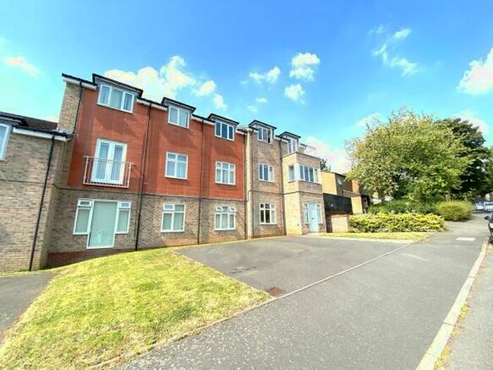 2 Bedroom Apartment To Rent In Metchley Drive, Birmingham, B17