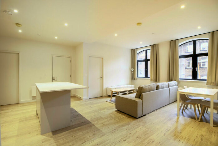 1 Bedroom Apartment To Rent In Devonshire House, Leeds, LS1