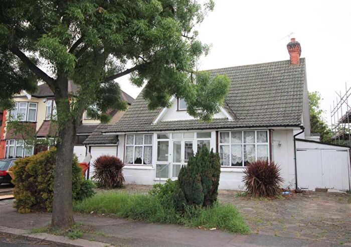 4 Bedroom Detached House To Rent In Curtis Road, Hornchurch, RM11