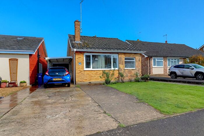 3 Bedroom Bungalow For Sale In Westmead, Princes Risborough, Buckinghamshire, HP27