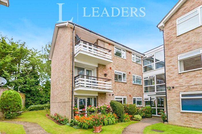 2 Bedroom Apartment To Rent In Avenue Road, AL1