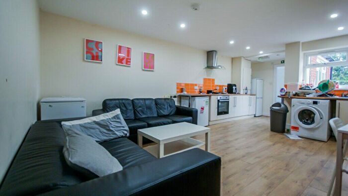 6 Bedroom Terraced House To Rent In Hubert Road, Selly Oak, Birmingham, B29