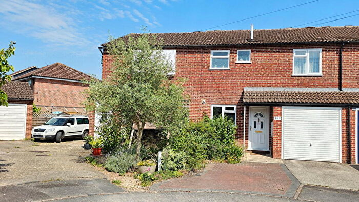 3 Bedroom Terraced House For Sale In Walton Way, Newbury, RG14