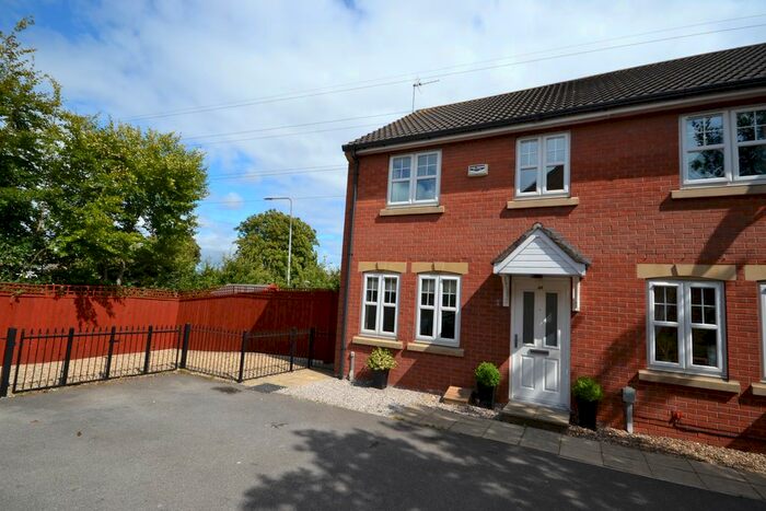 3 Bedroom Semi-Detached House To Rent In Flanders Red, Hull, HU7