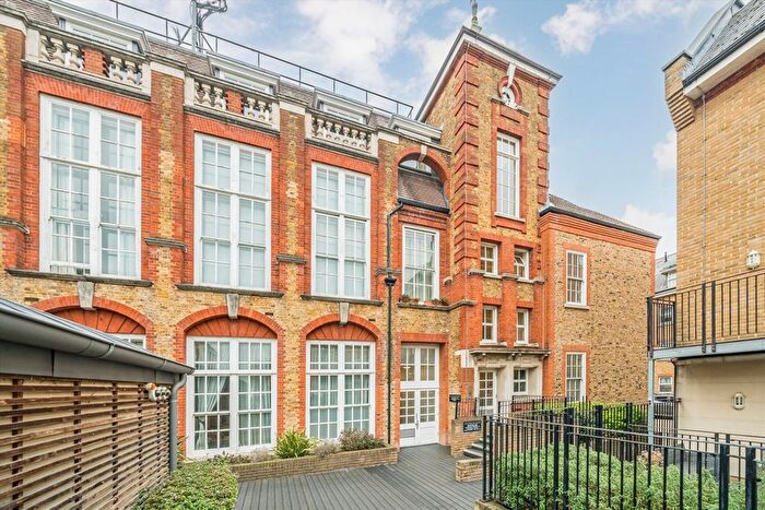 1 Bedroom Flat For Sale In Garratt Lane, Earlsfield, SW18