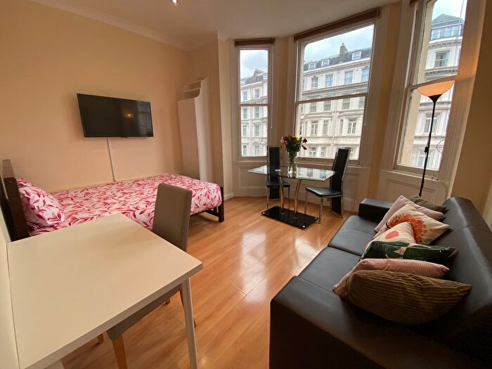 2 Bedroom Flat To Rent In Cromwell Road, London, SW7