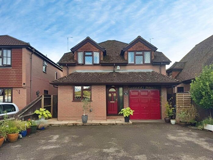 4 Bedroom Detached House For Sale In Wycombe Road, Saunderton, High Wycombe, HP14