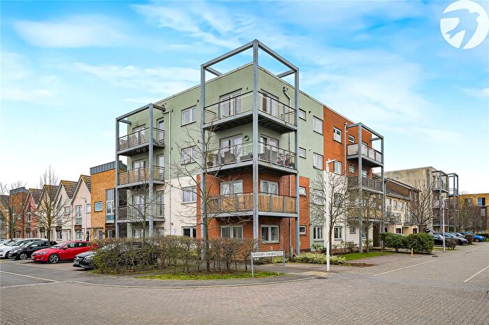 2 Bedroom Flat For Sale In Marsden Gardens, Dartford, Kent, DA1