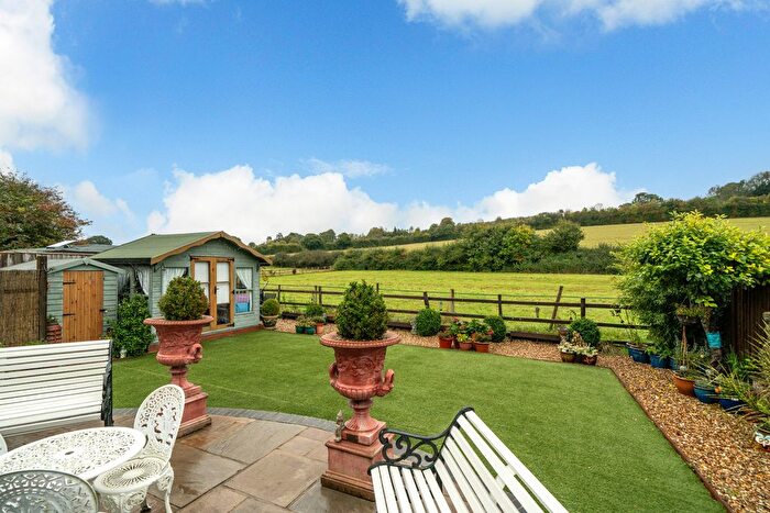 3 Bedroom Maisonette For Sale In Bourne End Lane, Hemel Hempstead, HP1