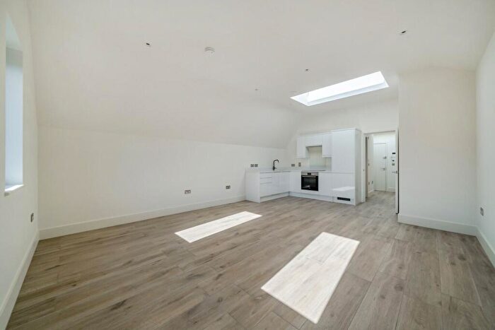 1 Bedroom Property To Rent In Boundaries Road, London, SW12