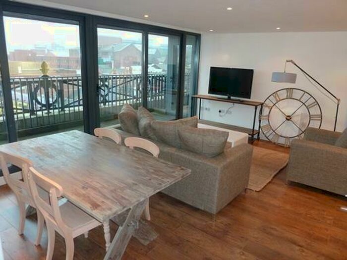 2 Bedroom Flat To Rent In New York Road, Leeds, West Yorkshire, Uk, LS2