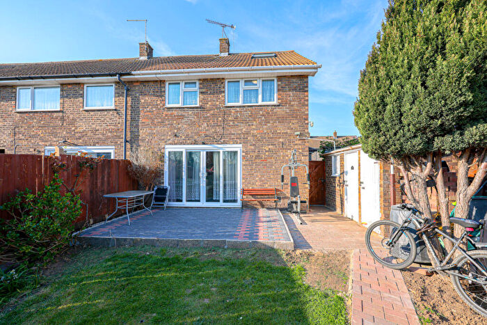 3 Bedroom End Of Terrace House For Sale In Curling Tye, Basildon, SS14