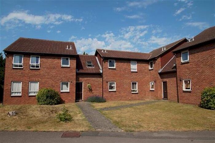 Studio To Rent In Fotheringay Gardens, Cippenham, Slough, SL1