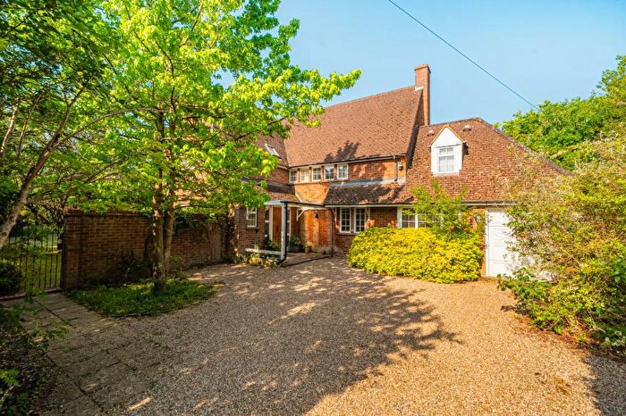 3 Bedroom Detached House For Sale In Linkswood Road, Burnham, Buckinghamshire, SL1