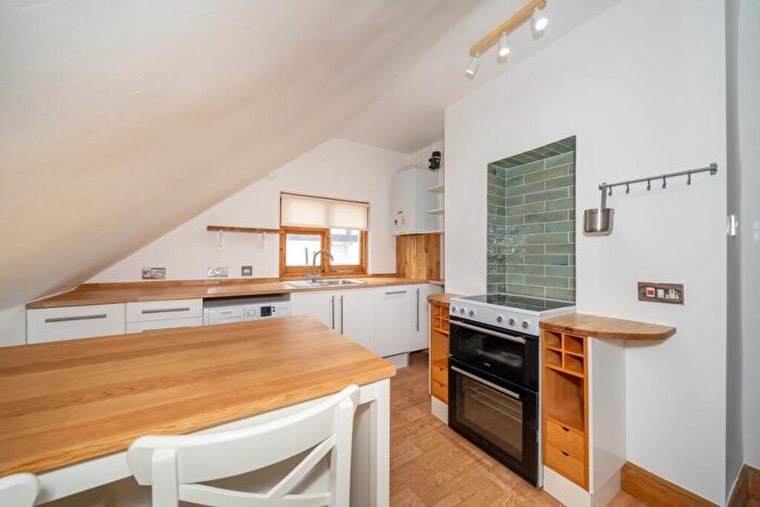 1 Bedroom Flat To Rent In Effingham Road, Long Ditton, KT6