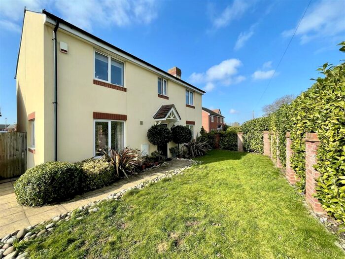 4 Bedroom Detached House To Rent In Peters Road, Southampton, SO31