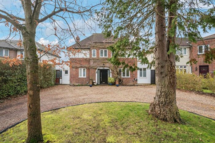 5 Bedroom Detached House For Sale In Watling Knoll, Radlett, WD7