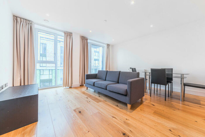 1 Bedroom Apartment To Rent In Thanet Tower, Caxton Street North, Canning Town, E16