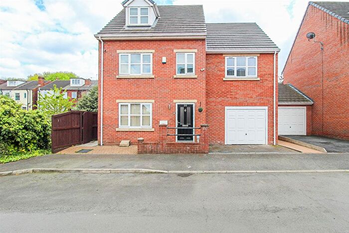 5 Bedroom Detached House For Sale In Gilcar Street, Normanton, WF6